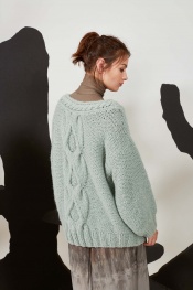Pullover mit Zopfmusterkragen aus Alpaca Superlight 